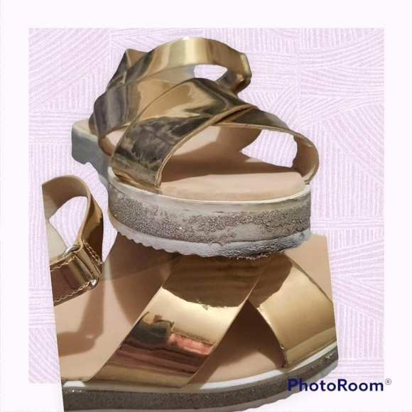 Zara Sandals, Size 33, Color Gold - Picture 4 of 5